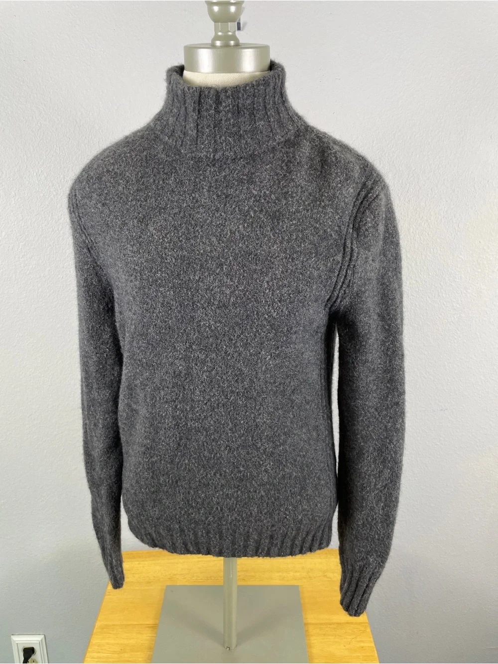 J. Crew Women's Merino Wool Blend  Charcoal Gray Turtleneck Sweater Size Small